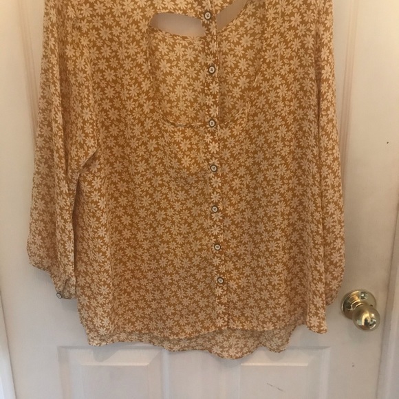 Forever 21 plus size blouse size 1xl - Picture 3 of 3